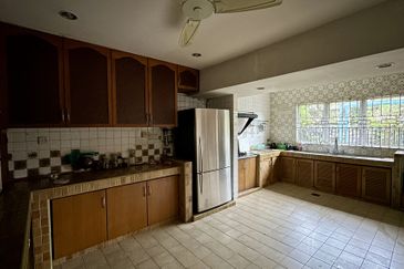 CHEAP 2 Storey Bungalow House with gated & guarded For Sale