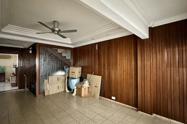 CHEAP 2 Storey Bungalow House with gated & guarded For Sale