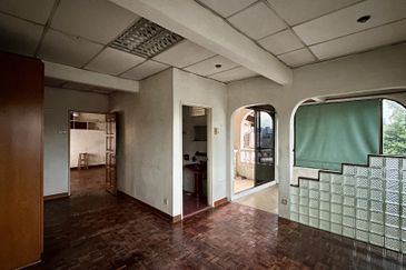 CHEAP 2 Storey Bungalow House with gated & guarded For Sale