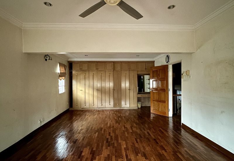 CHEAP 2 Storey Bungalow House with gated & guarded For Sale