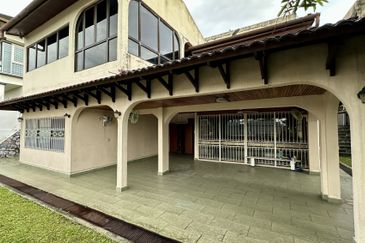 CHEAP 2 Storey Bungalow House with gated & guarded For Sale