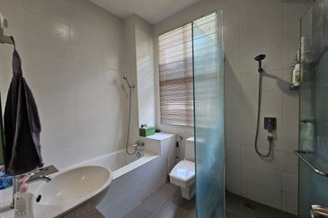 CHEAP 2 Sty Zero Lot Bungalow in Taman Sungai Sering Batu 9 Cheras