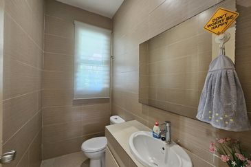 CHEAP 2 Sty Zero Lot Bungalow in Taman Sungai Sering Batu 9 Cheras