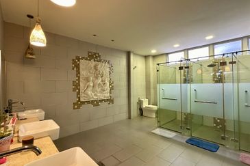 CHEAP Bangsar 3 Storey Bungalow House For Sale