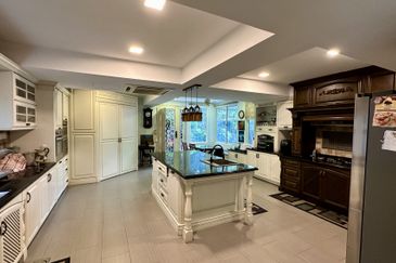 CHEAP Bangsar 3 Storey Bungalow House For Sale