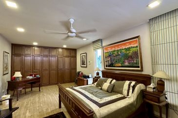 CHEAP Bangsar 3 Storey Bungalow House For Sale