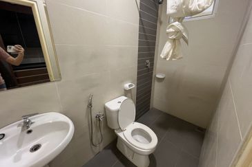 CHEAP 3 sty terrace house at Bukit Suria Sungai Long house for sale\