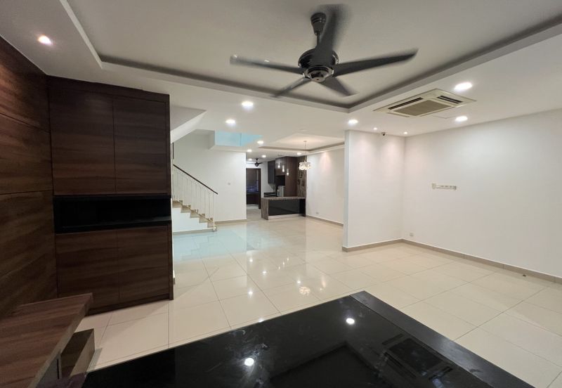 CHEAP 3 sty terrace house at Bukit Suria Sungai Long house for sale\