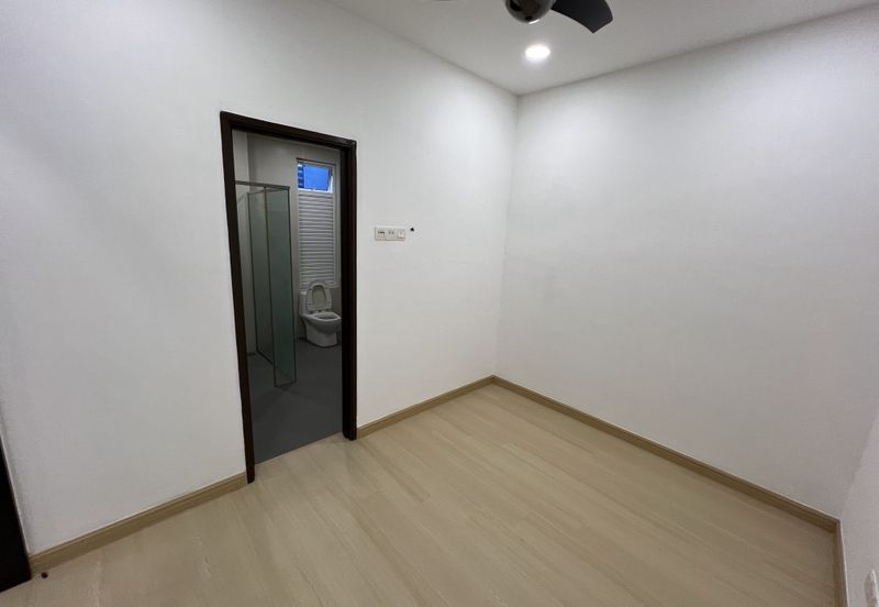 CHEAP 3 sty terrace house at Bukit Suria Sungai Long house for sale\