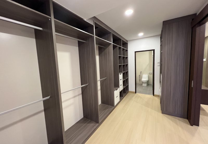 CHEAP 3 sty terrace house at Bukit Suria Sungai Long house for sale\