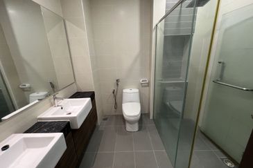 CHEAP 3 sty terrace house at Bukit Suria Sungai Long house for sale\