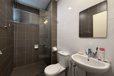 CHEAP 3 sty terrace house at Bukit Suria Sungai Long house for sale\