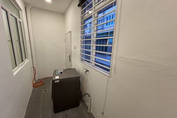 CHEAP 3 sty terrace house at Bukit Suria Sungai Long house for sale\