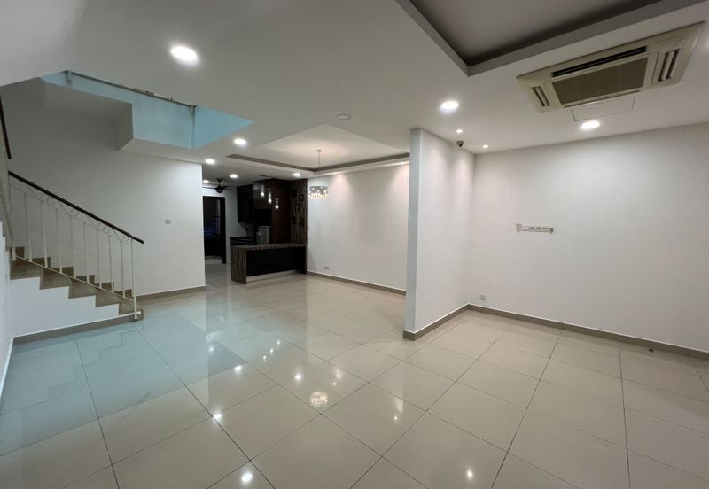 CHEAP 3 sty terrace house at Bukit Suria Sungai Long house for sale\