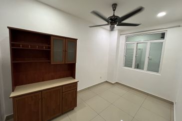 CHEAP 3 sty terrace house at Bukit Suria Sungai Long house for sale\