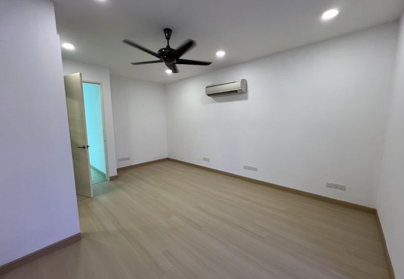 CHEAP 3 sty terrace house at Bukit Suria Sungai Long house for sale\