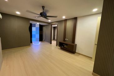 CHEAP 3 sty terrace house at Bukit Suria Sungai Long house for sale\