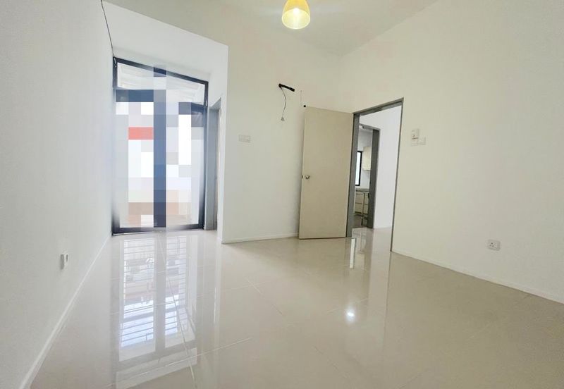 CHEAP Double Storey Superlink Terrace In Desa Budiman Sungai Long For Sale