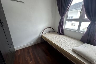 CHEAP 3 Storey Superlink House At Taming Indah 2 Sungai Long For Sale 