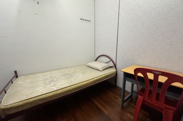 CHEAP 3 Storey Superlink House At Taming Indah 2 Sungai Long For Sale 