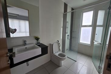 CHEAP 3 Storey Bungalow At Taming Mutiara Sungai Long For Sale 