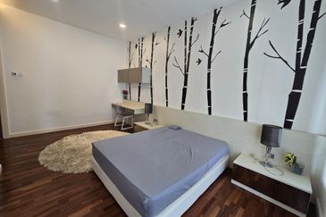 CHEAP 3 Storey Bungalow At Taming Mutiara Sungai Long For Sale 