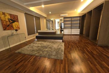 CHEAP 3 Storey Bungalow At Taming Mutiara Sungai Long For Sale 