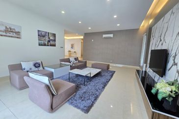 CHEAP 3 Storey Bungalow At Taming Mutiara Sungai Long For Sale 