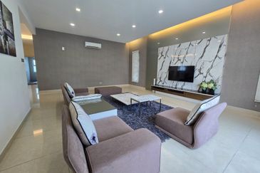 CHEAP 3 Storey Bungalow At Taming Mutiara Sungai Long For Sale 