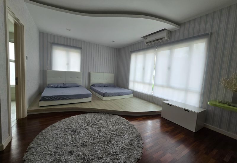 CHEAP 3 Storey Bungalow At Taming Mutiara Sungai Long For Sale 