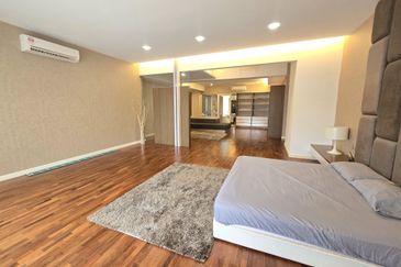 CHEAP 3 Storey Bungalow At Taming Mutiara Sungai Long For Sale 