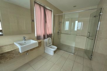 CHEAP 3 Storey Bungalow At Taming Mutiara Sungai Long For Sale 