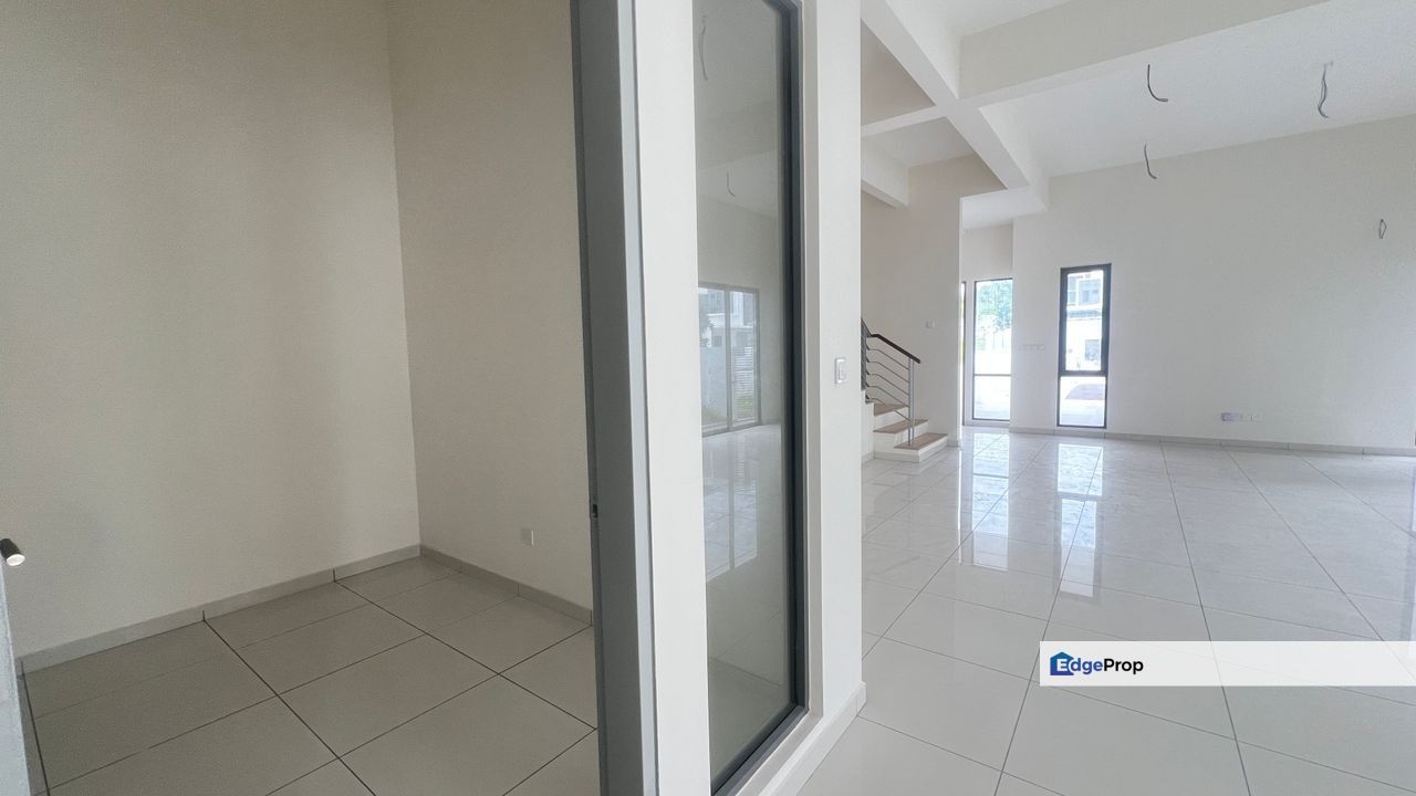 CHEAP 2 Storey Semi D at Taman Semanja Kajang For Sale, Selangor, Kajang