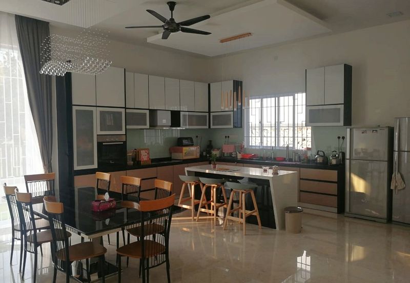 CHEAP Sungai Long 3 sty Bungalow at Bukit Suria Garden Village for sale