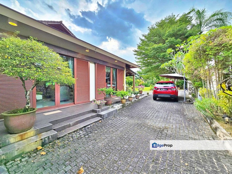 CHEAP Country Heights Kajang 3 Storey Bungalow house with Pool for sale , Selangor, Country Heights