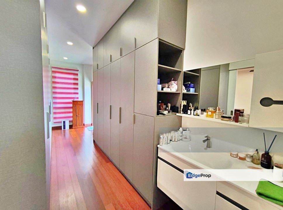 CHEAP 3 sty semi-D at Taman Bukit Segar Cheras fully renovated for sale, Kuala Lumpur, Cheras