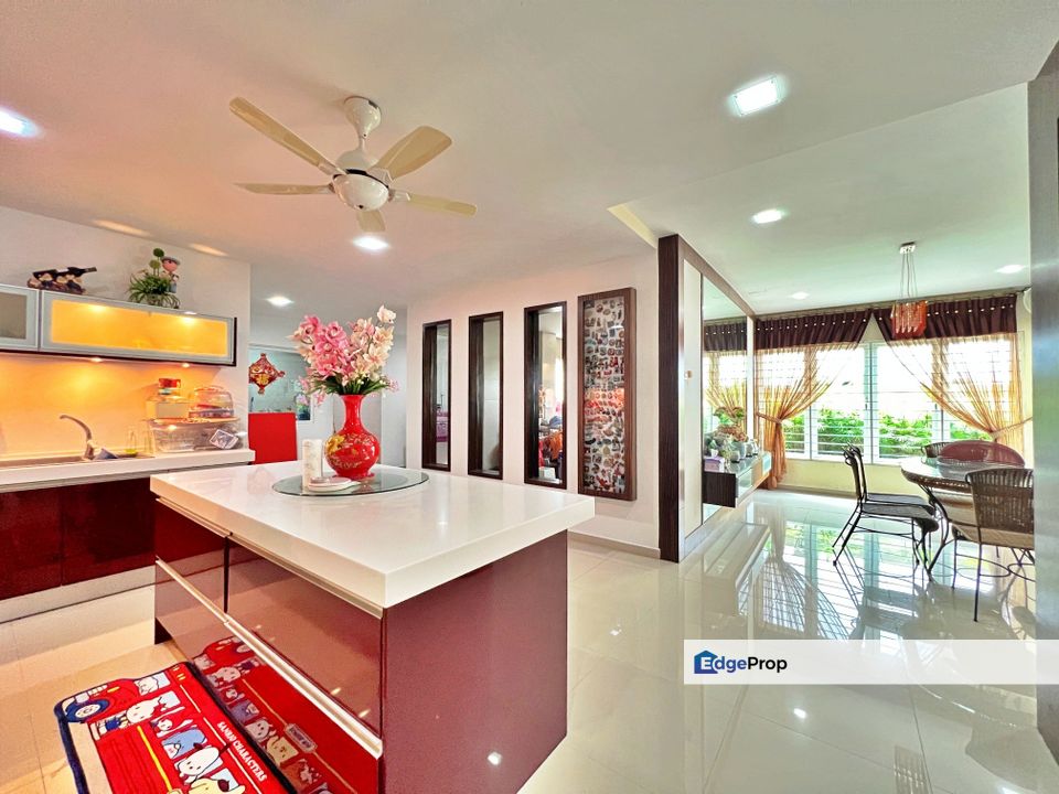 CHEAP 4 sty semi-D at Taman Bukit Segar Cheras well maintain for sale, Kuala Lumpur, Cheras