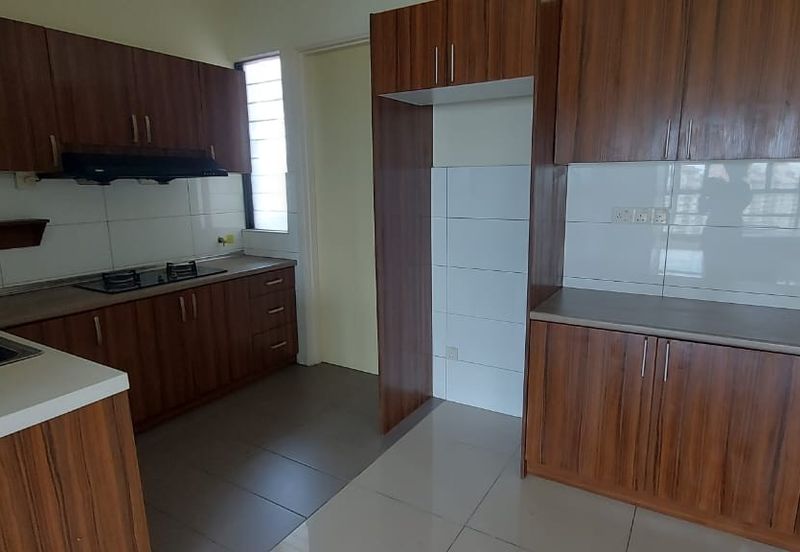 CHEAP Corner KM1 West Condo at Bukit Jalil for sale 