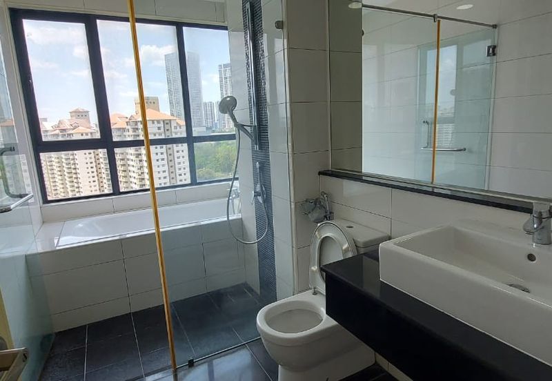 CHEAP Corner KM1 West Condo at Bukit Jalil for sale 