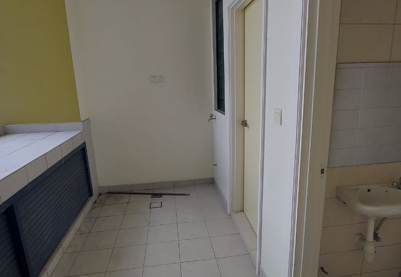CHEAP Corner KM1 West Condo at Bukit Jalil for sale 