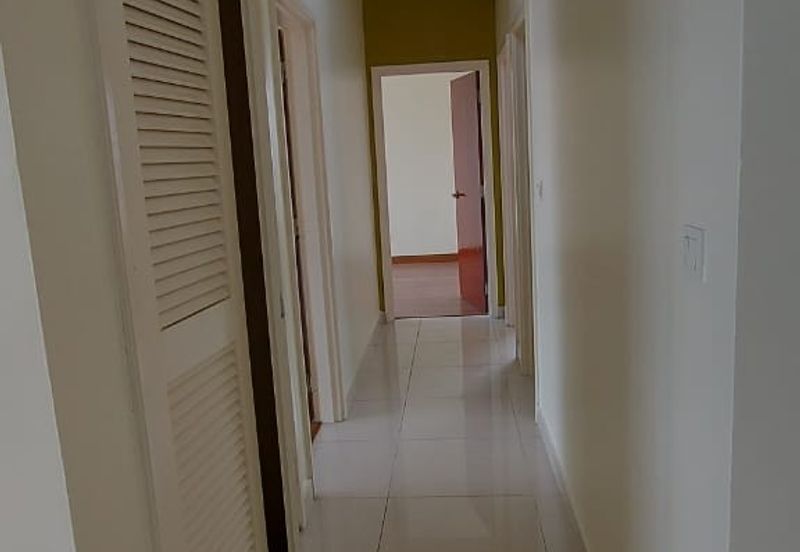 CHEAP Corner KM1 West Condo at Bukit Jalil for sale 