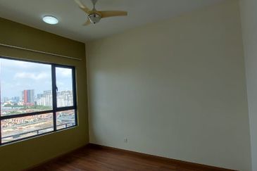 CHEAP Corner KM1 West Condo at Bukit Jalil for sale 