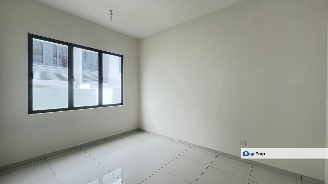 CHEAP 2 sty Semi D at Taman Semanja Kajang, Selangor, Kajang