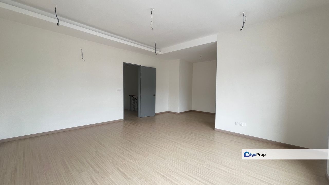 CHEAP 2 sty Semi D at Taman Semanja Kajang, Selangor, Kajang