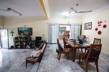 CHEAP 2 storey Semi-d at SL4, Sungai Long Cheras house for sale