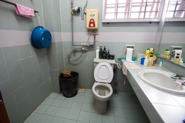 CHEAP 2 storey Semi-d at SL4, Sungai Long Cheras house for sale