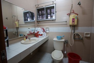 CHEAP 2 storey Semi-d at SL4, Sungai Long Cheras house for sale