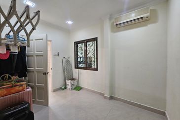 CHEAP 2 Storey Semi-D at Taman Makmur, Sungai Long