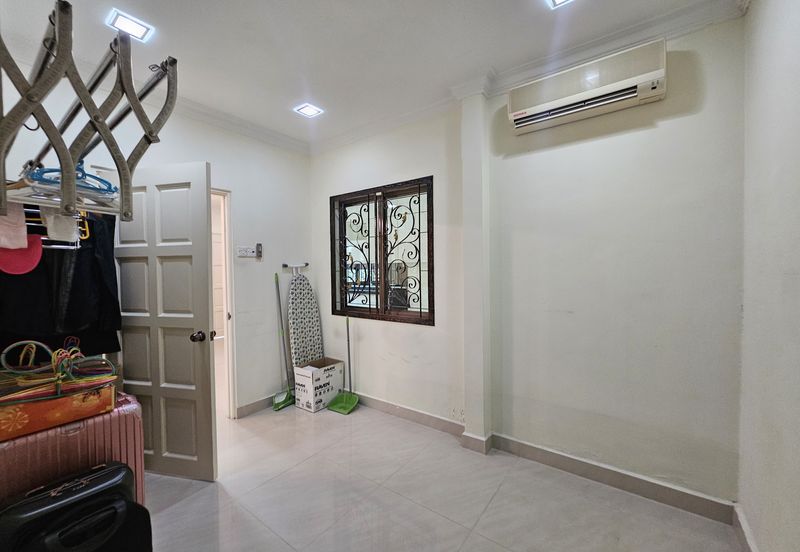 CHEAP 2 Storey Semi-D at Taman Makmur, Sungai Long