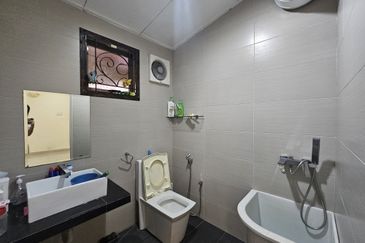 CHEAP 2 Storey Semi-D at Taman Makmur, Sungai Long